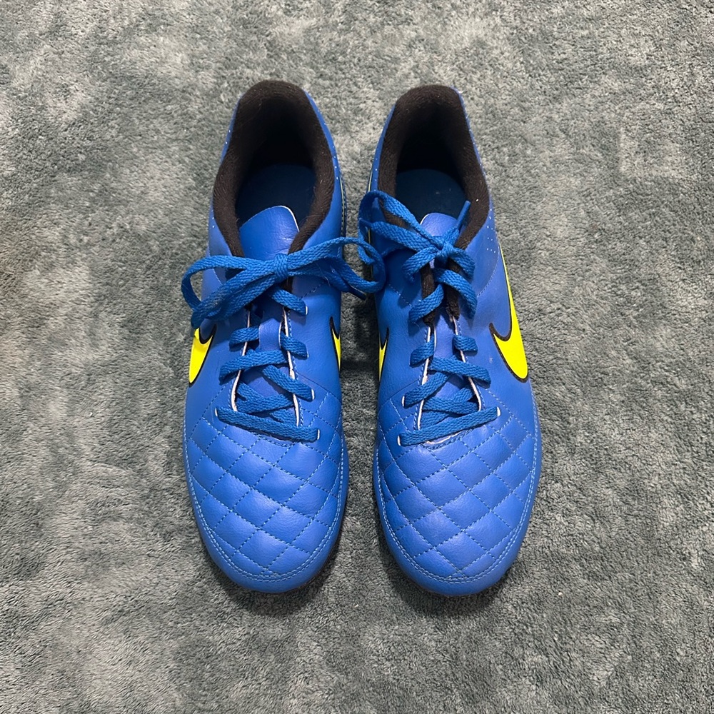 Nike Tiempo Genio Leather Soccer Shoes